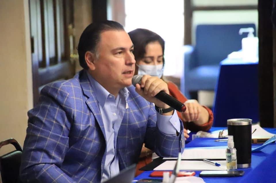 Gerardo Peña niega desvíos en la 64 legislatura